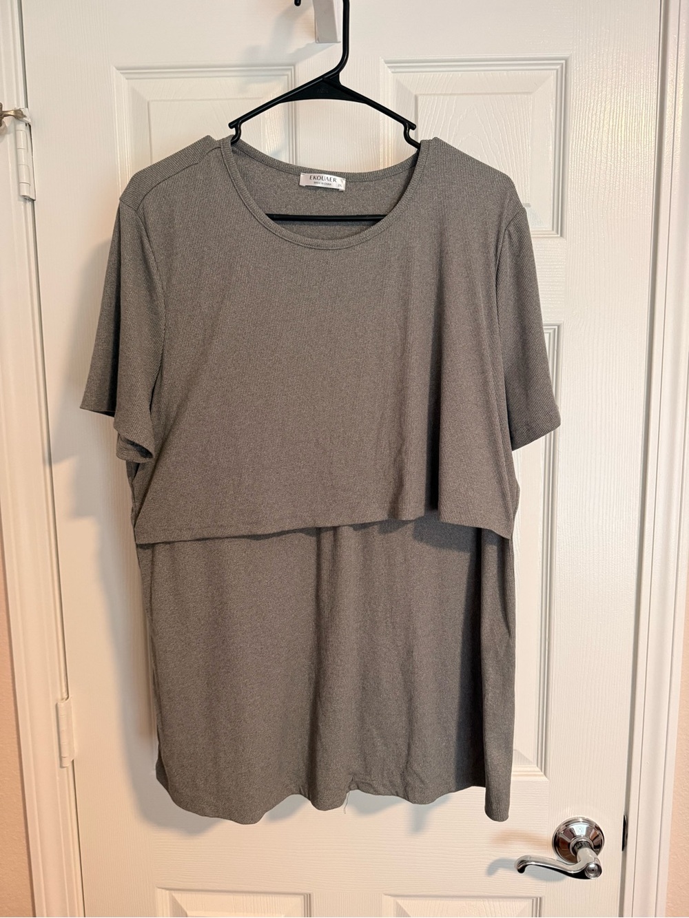 Eqouaer Gray Short-Sleeve Layered Nursing Top